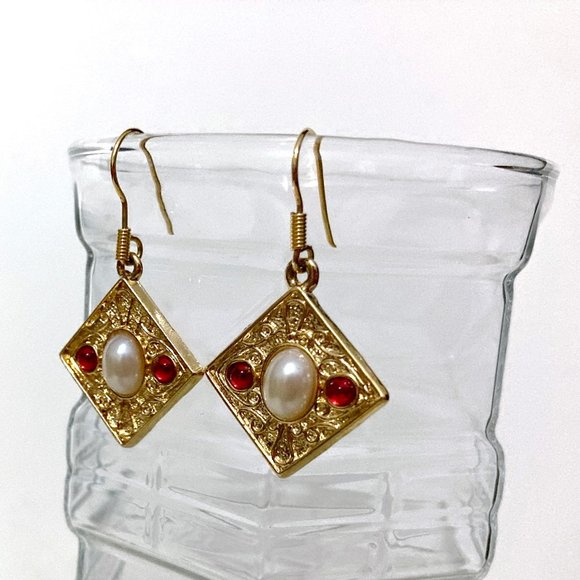 Gold Tone Dangle Diamond Shape Earrings Faux Pearl Red Stones/Beads Ear Wire - Picture 4 of 5